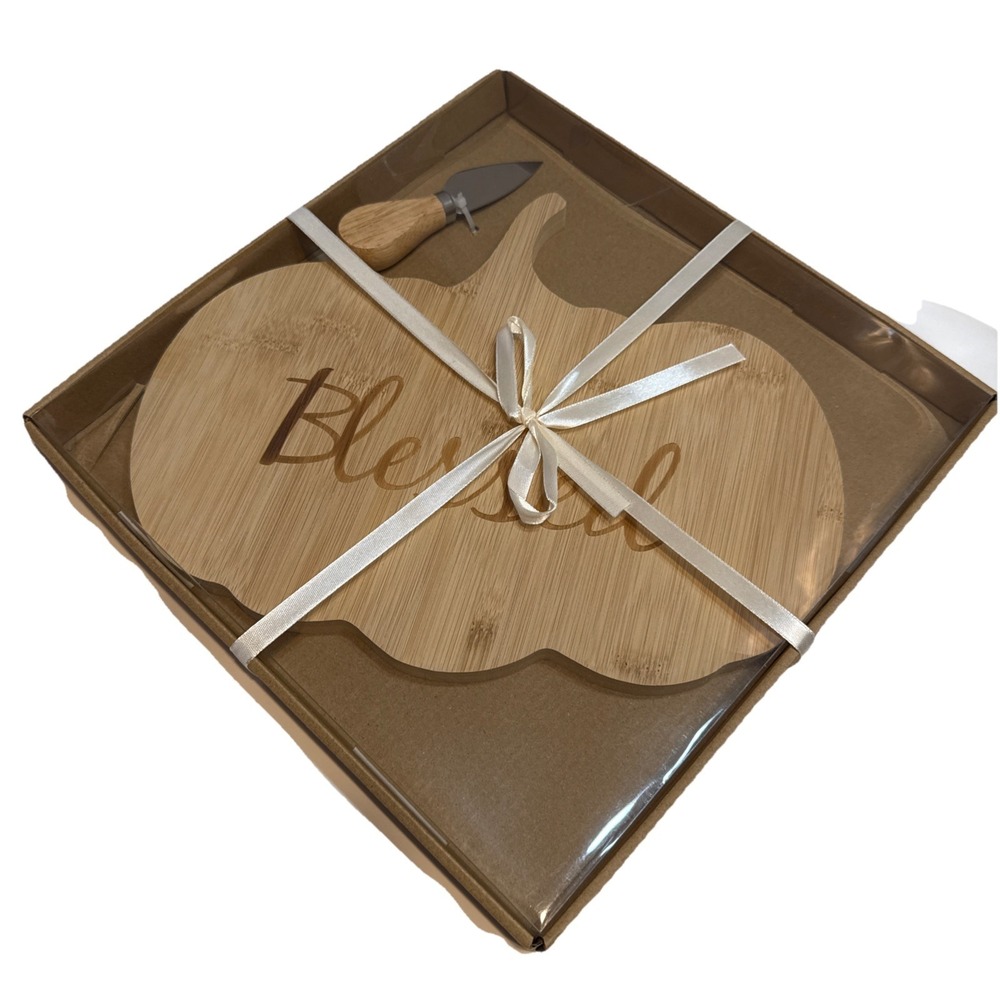 New Pumpkin‎ 11.5" Shaped Bamboo Charcuterie Cheese Board/ Spreader Knife